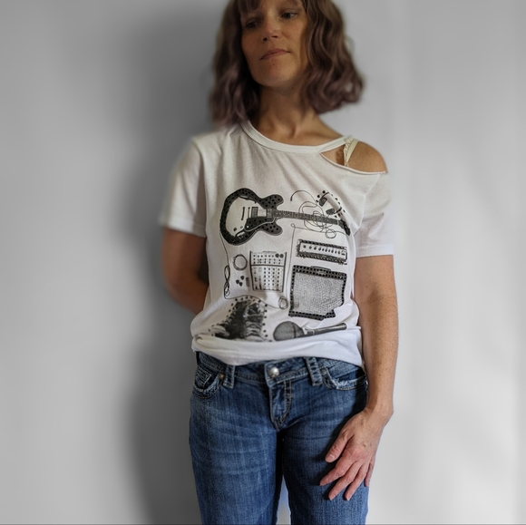 True Religion bare shoulder tshirt, sz xs. Electric guitar, mic, amplifier - Picture 3 of 12